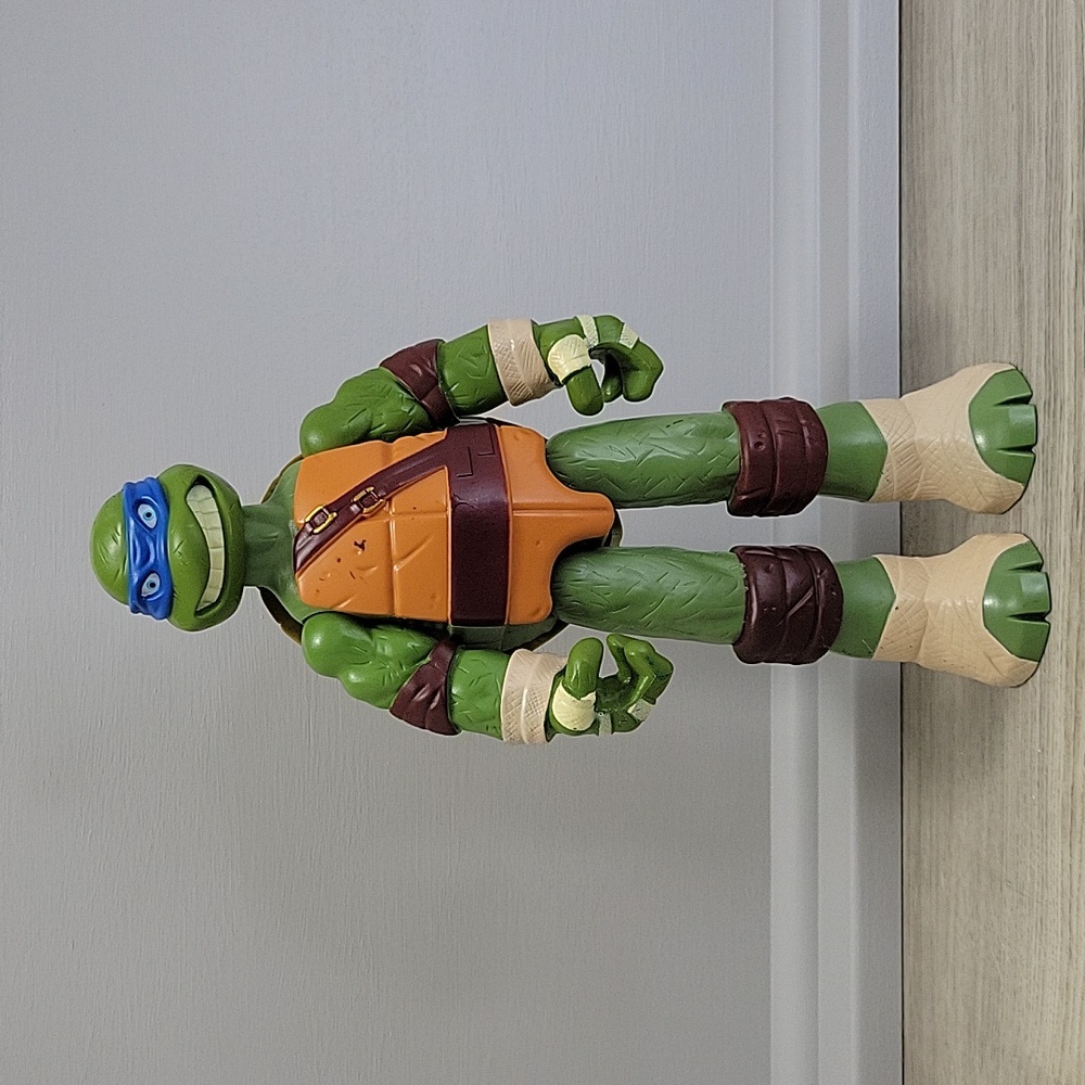 TMNT  Leonardo action figure